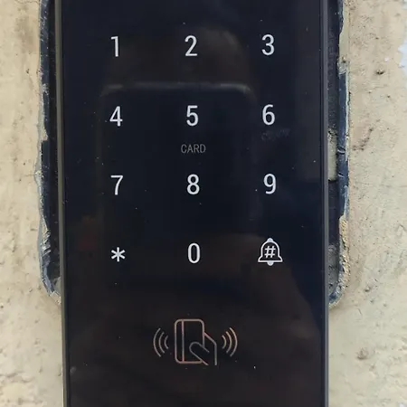 Borghetto Nora 3 公寓